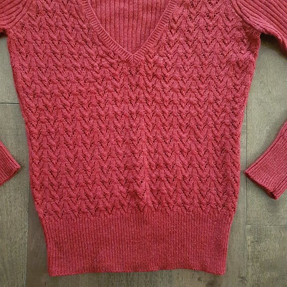 The Limited Women Red V-Neck Knit Sweater, Size M - Picture 2 of 8